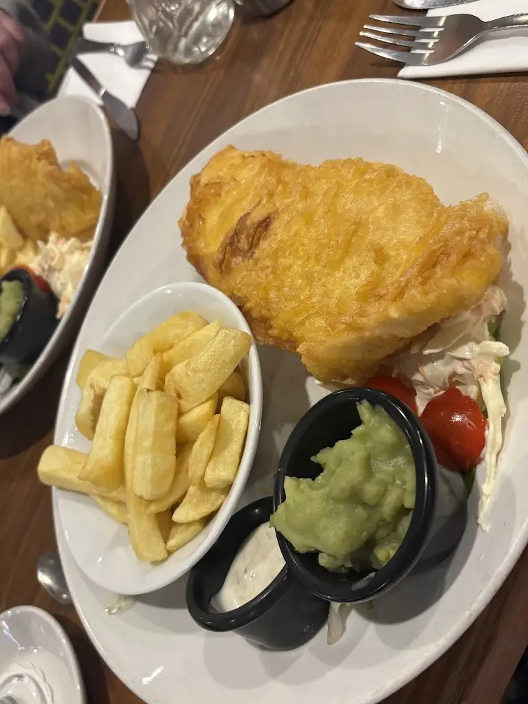 Sky Hayward_Murphys on the Green_Strabane_review
