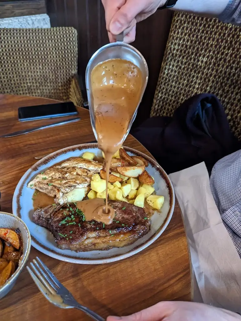 Dorota Kasperska_Murphys on the Green_Strabane_review