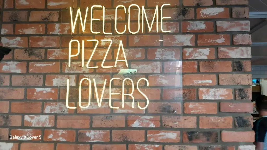 desy Balmer_Giuseppe's Pizza House Strabane_Strabane_review