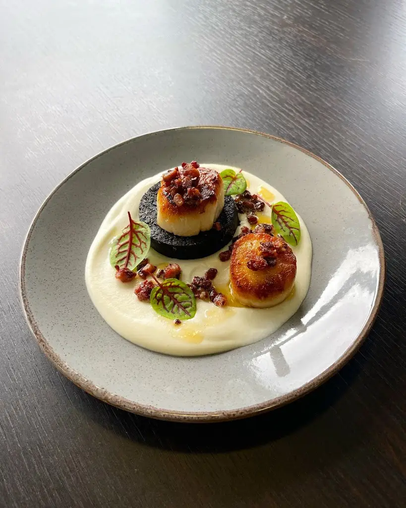 Bistro 19_Addiebrownhill_slider_image_2