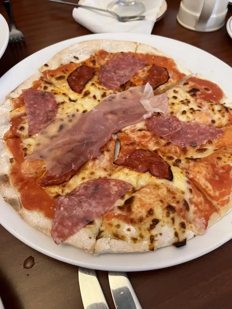 Chenzo's Restaurant_Addiebrownhill_slider_image_2