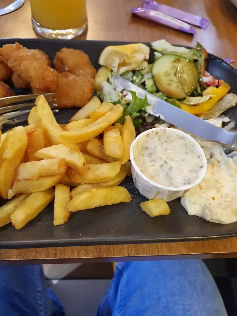 Theresa Woodman_The Anglers_Annan_review