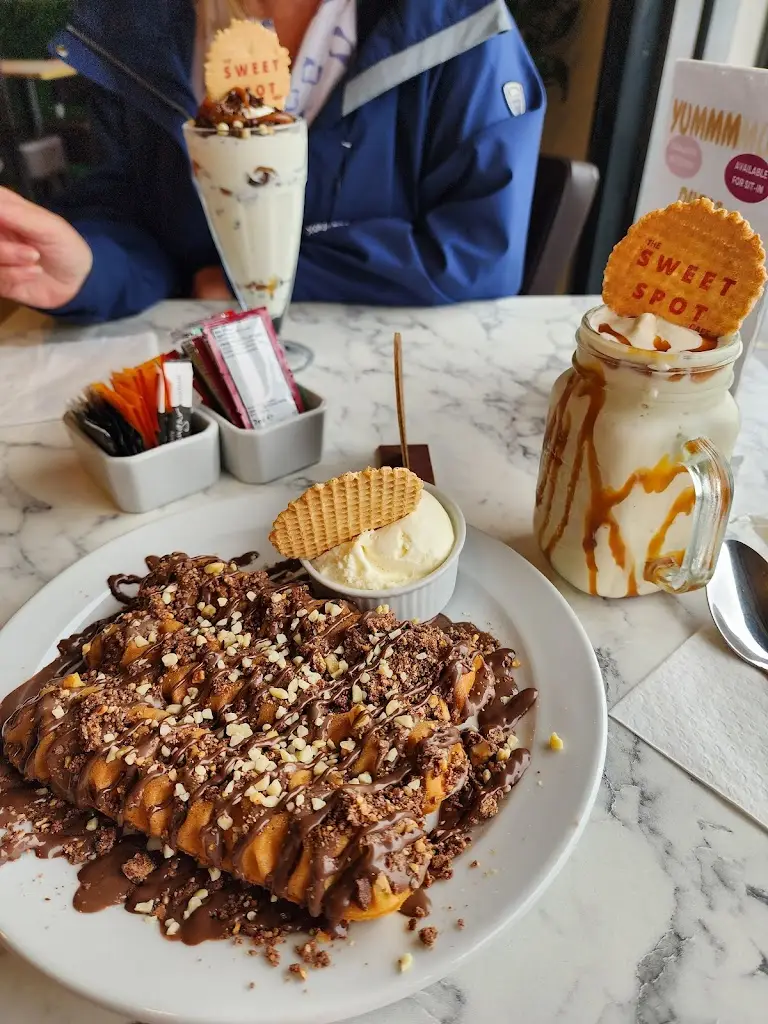 Mark Davidson_Sweet Spot Cafe & Dessert Restaurant_Alloa_review
