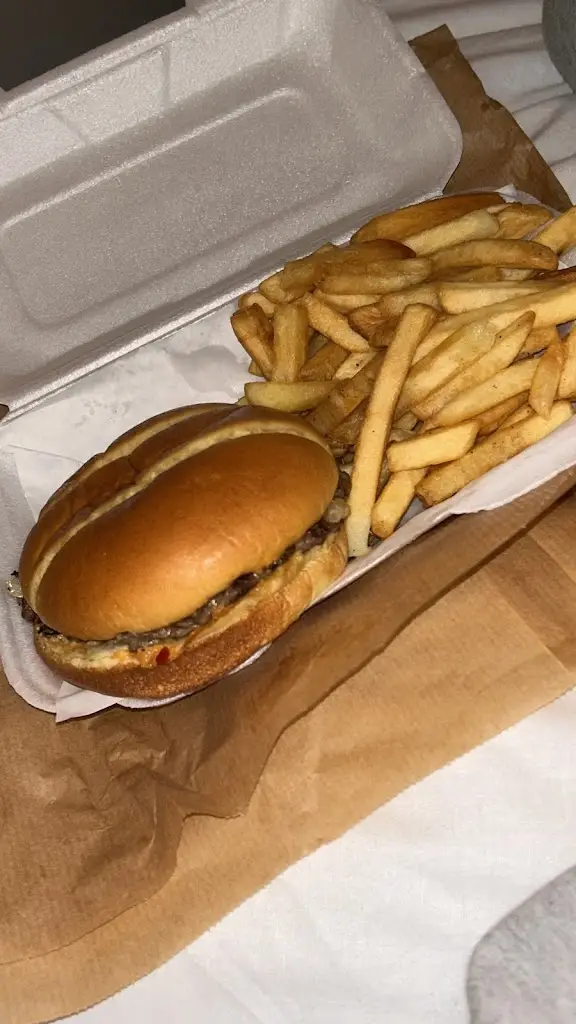 Tom whitmee_Rodeo’s Burgers & Shakes_Alva_review