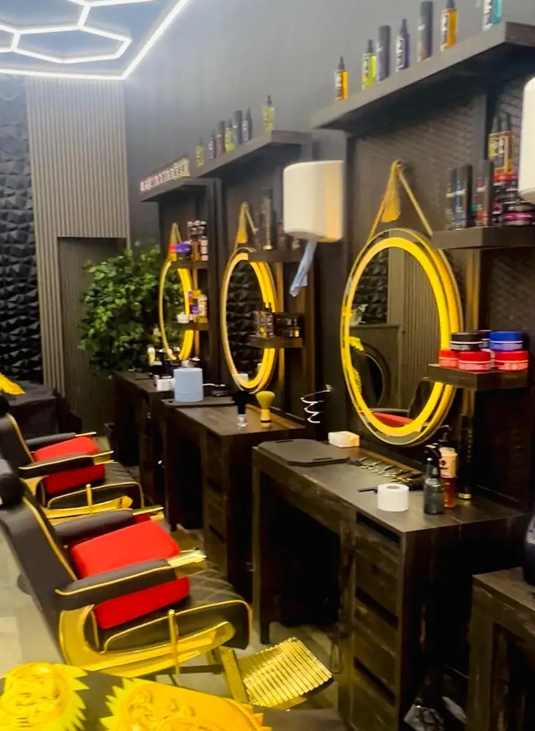 Alva Barber_Alva_slider_image_3