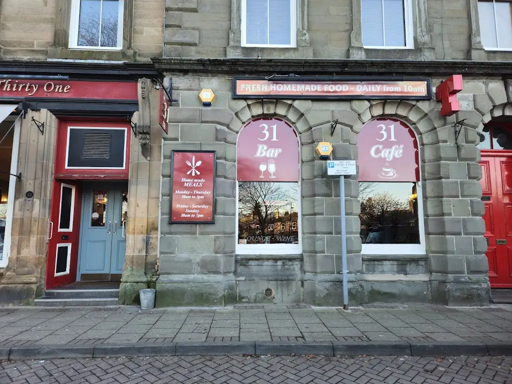 William McDowall_Number 31_Alyth_avis