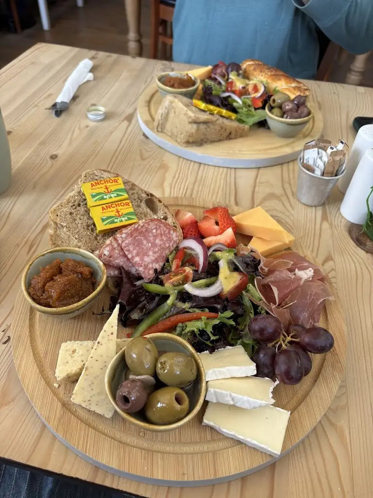 Team Worrall_Flour Coffee Shop & Deli_Alyth_review