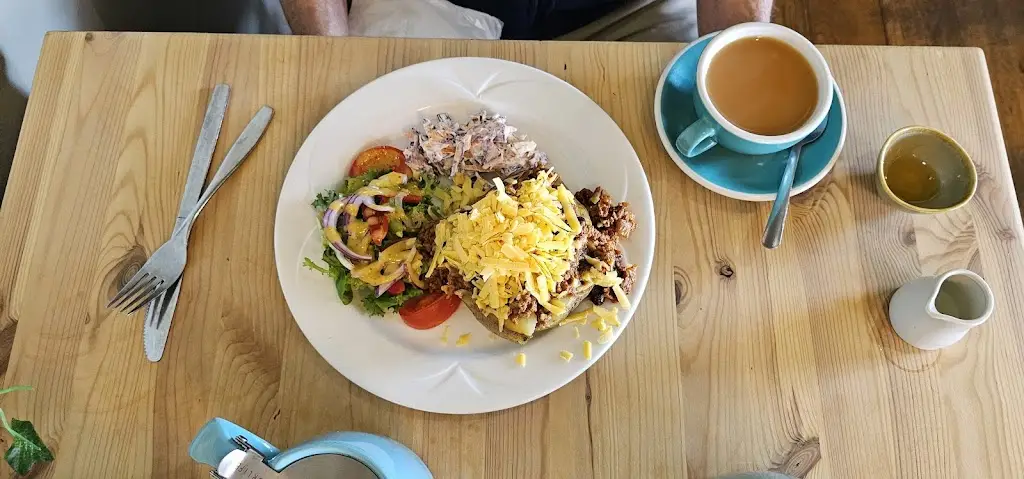 Volunteer Me_Flour Coffee Shop & Deli_Alyth_review