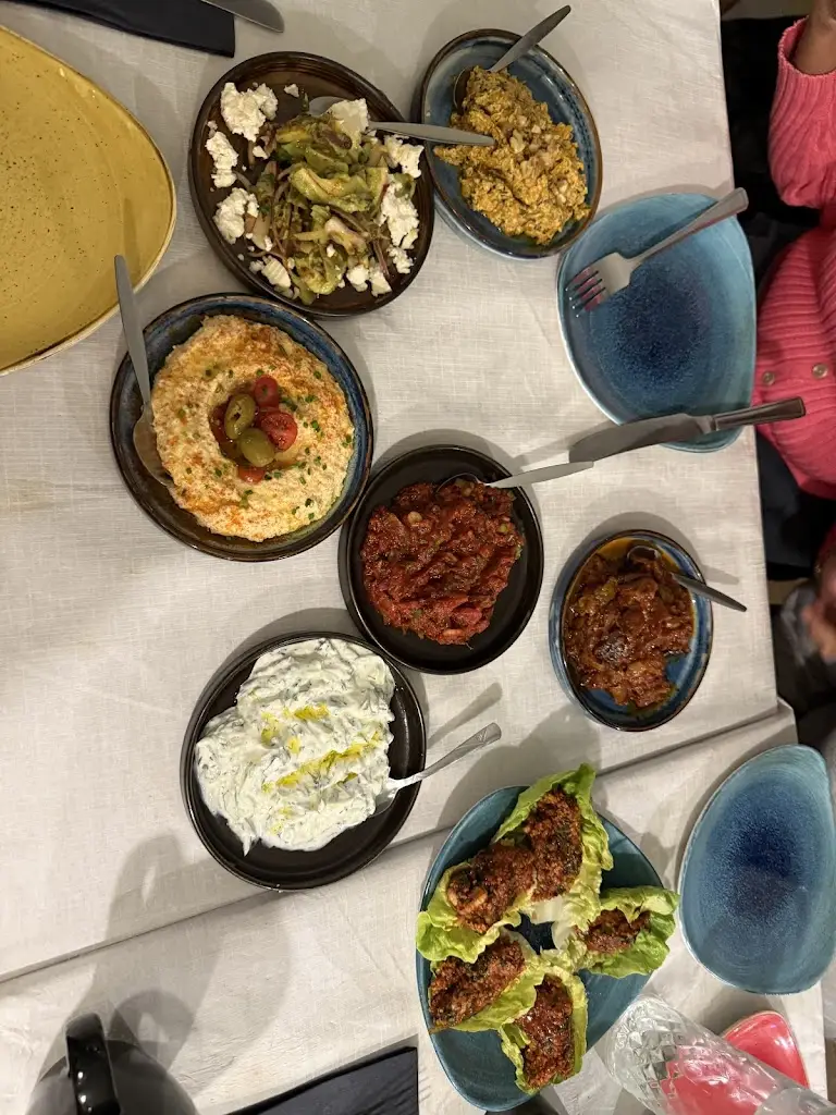 Pera Restaurant Aberdeen_Aberdeen_slider_image_3