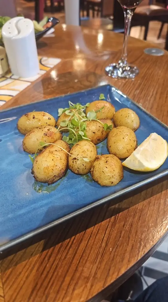 Cartoos Grill House & Desserts_Aberdeen_slider_image_2