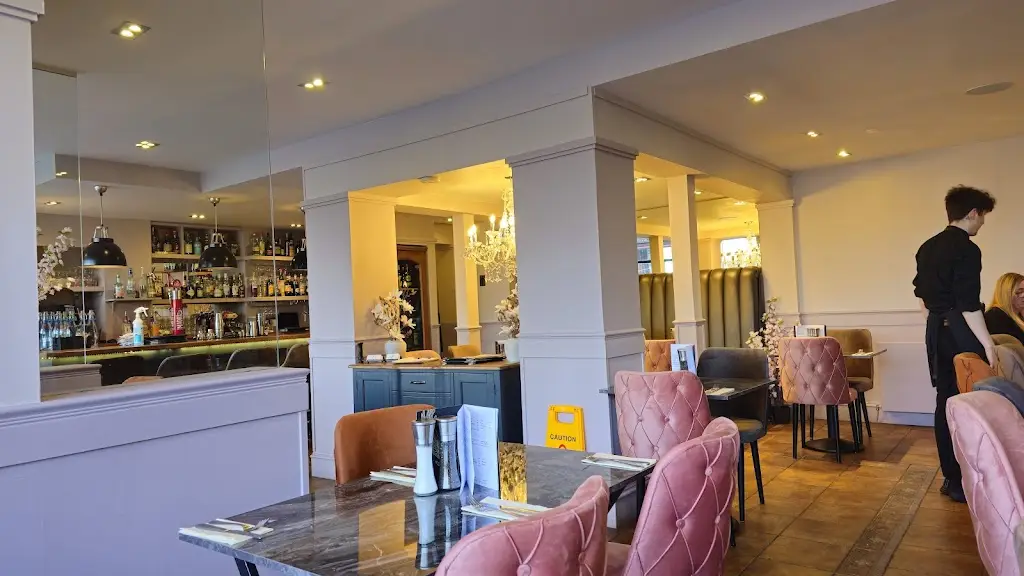 Tarragon On The Terrace_Aberdeen_slider_image_3