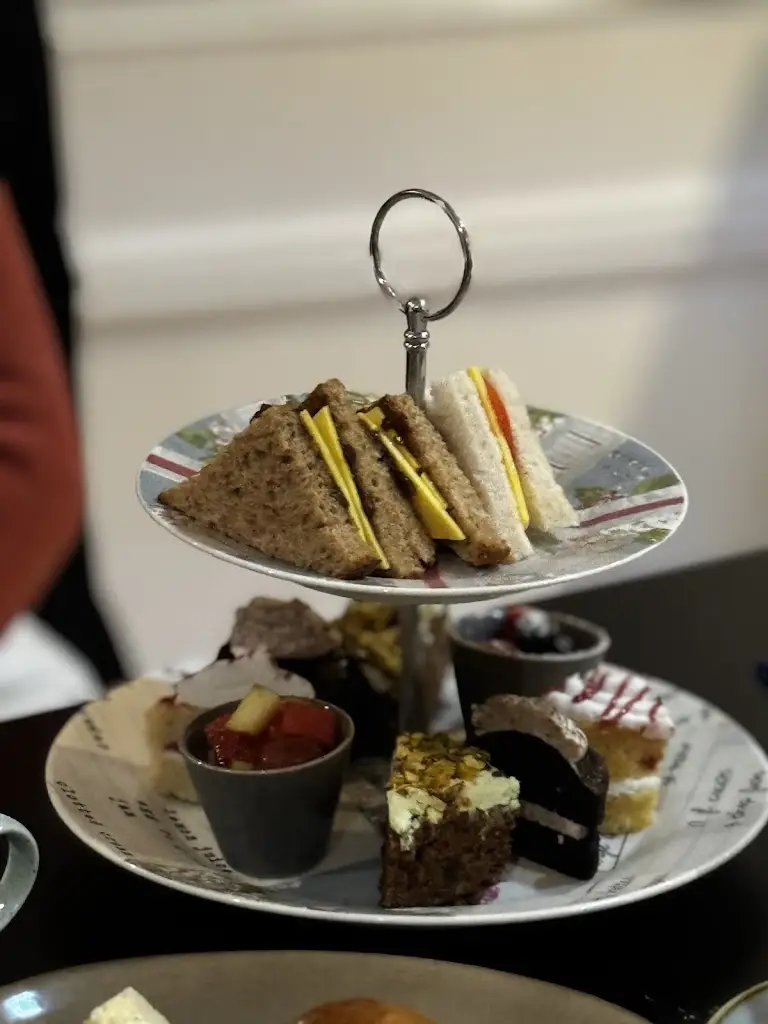 Suzanne Ferenczy_THE BISTRO_Aberdeen_avis