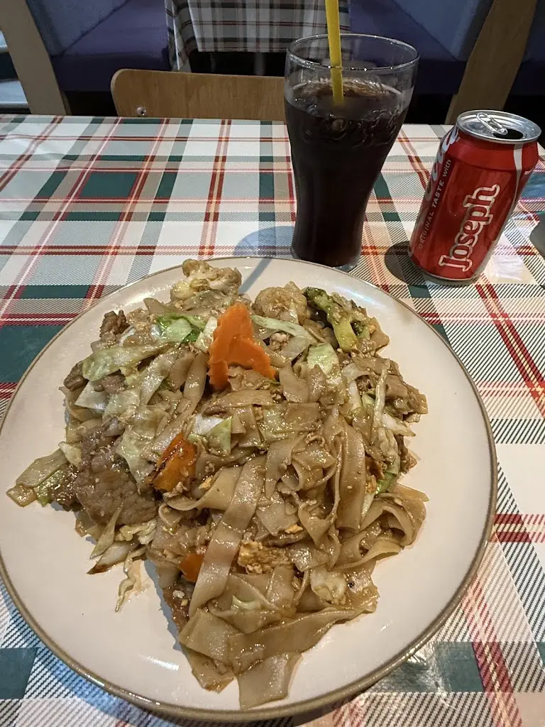 Rita NG_Madame Mew's_Aberdeen_avis