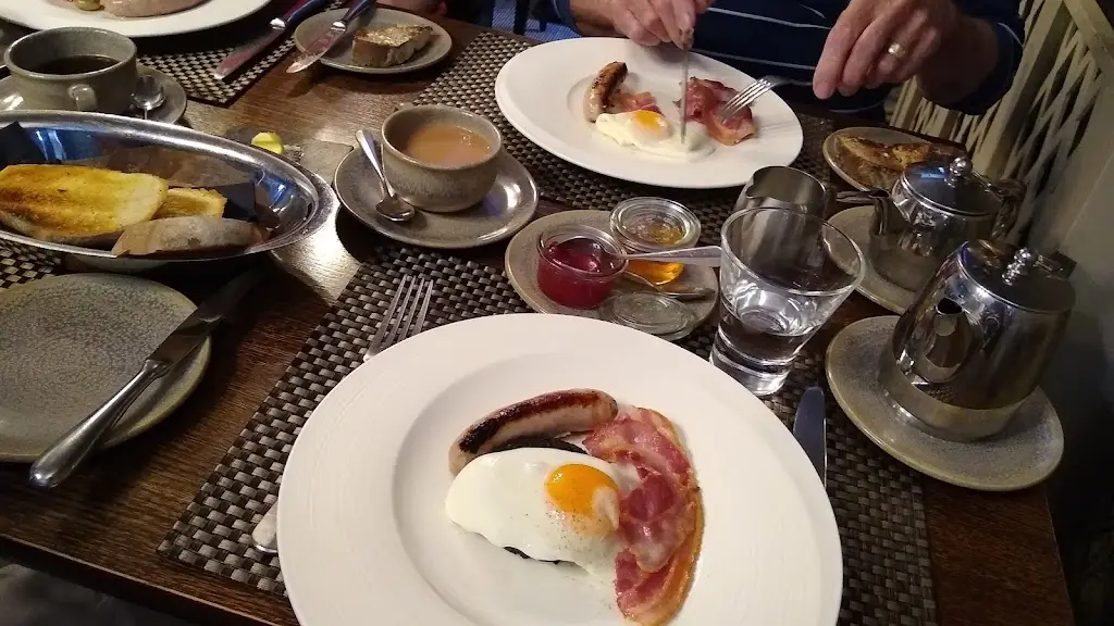 Menu_Gordon's Restaurant & Rooms_Angus_image_7