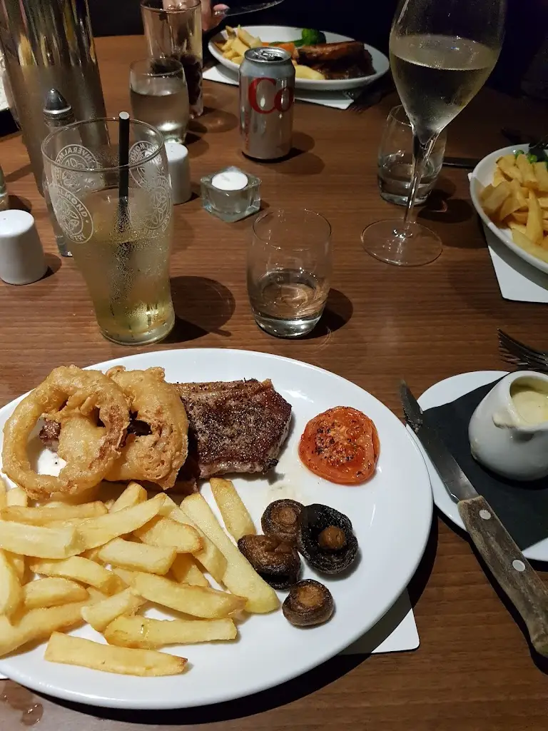 Menu_Armstrong's Bar & Restaurant_Angus_image_3