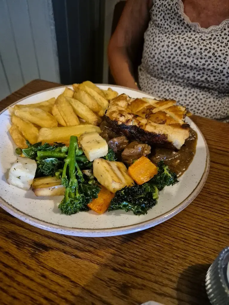 Graeme Thompson_Drovers Inn Restaurant_Angus_review