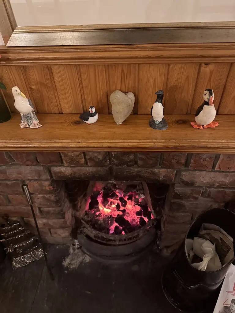 Teresa Sochor_The But 'n' Ben_Angus_review