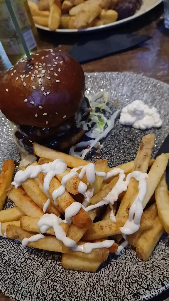 Roo's Leap montrose ltd._Angus_slider_image_2