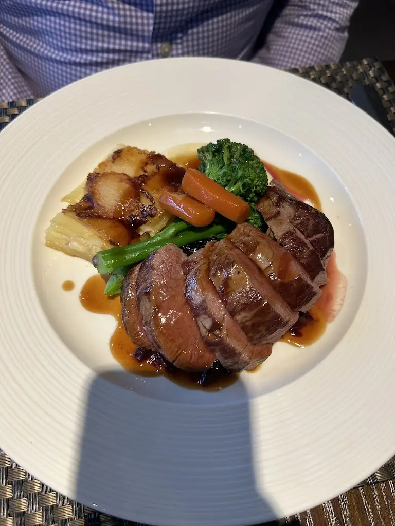 John Jeremiah Rapacon_Collinsons Restaurant_Angus_review