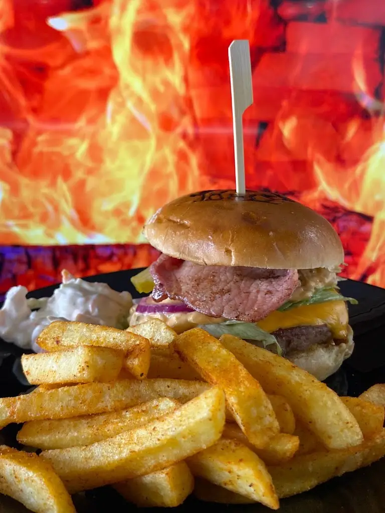 Oaklié’s Sandwich House_Angus_slider_image_3