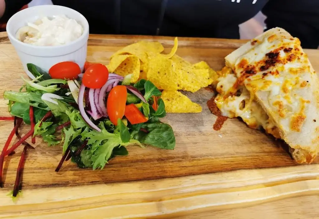 Vin-Tealicious_Angus_slider_image_3