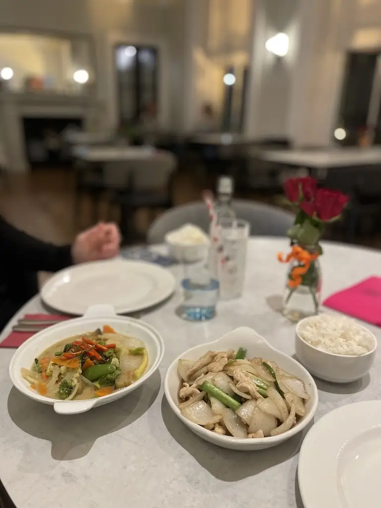 Jenni Parker_Ma Yom Thai Restaurant_Angus_review