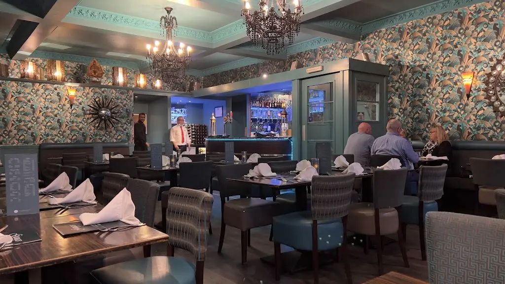 Ganges Indian Restaurant_Angus_slider_image_1