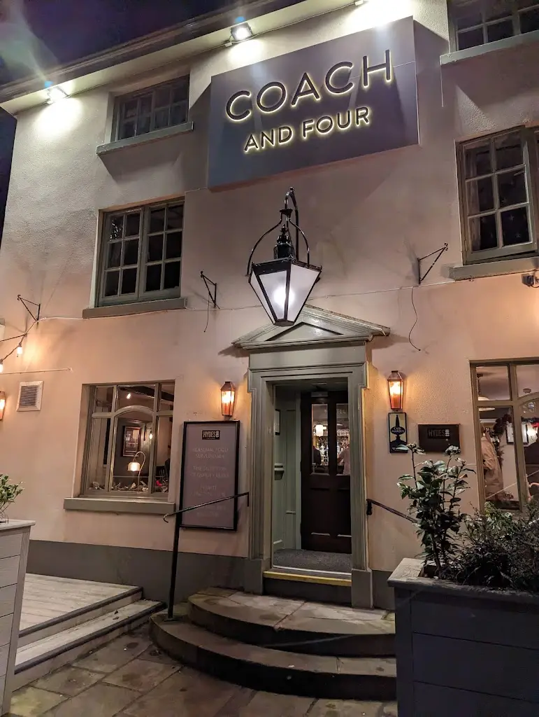 Coach & Four_Alderley Edge_slider_image_1