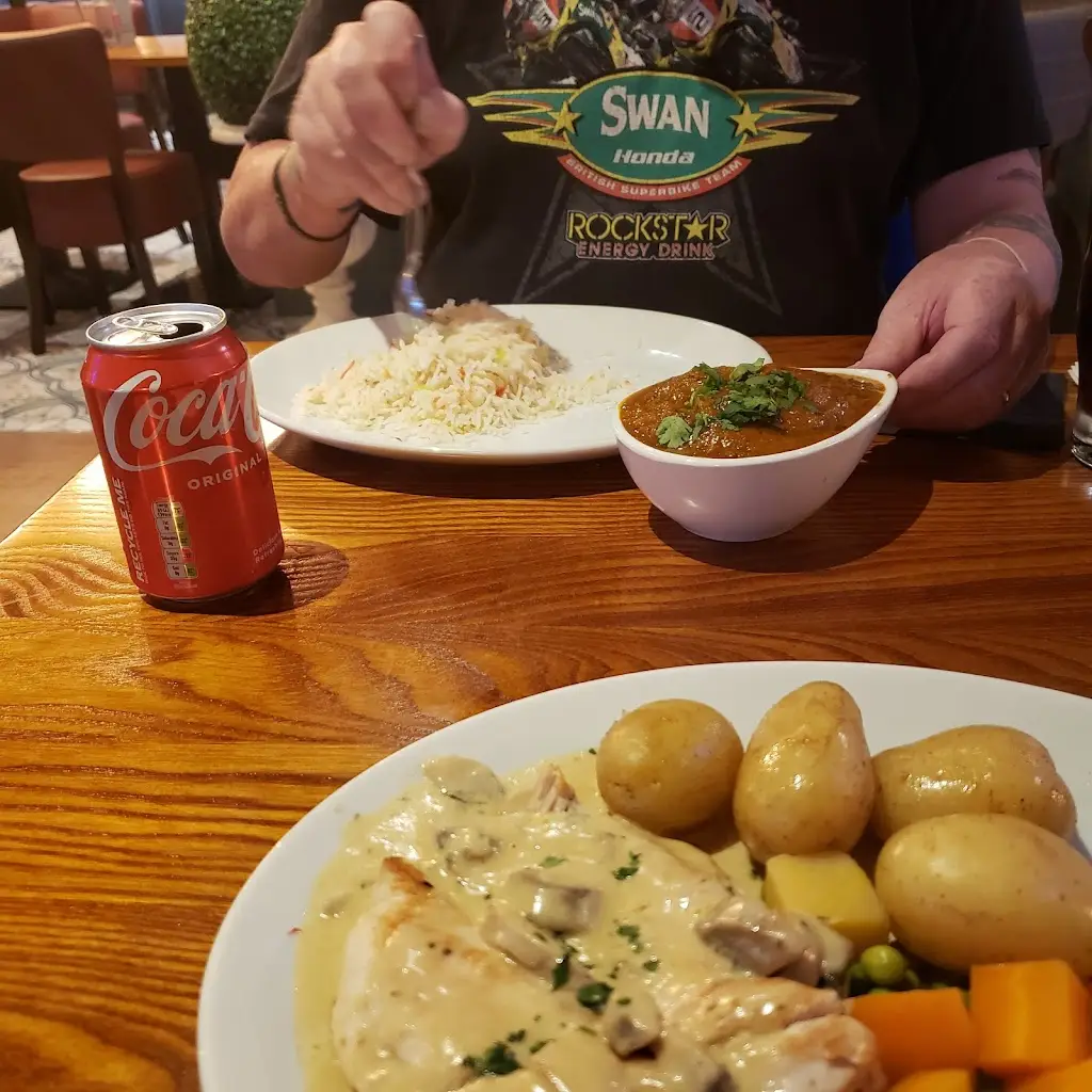 Menu_Hartys at the Fourways_Airdrie_imagen_6