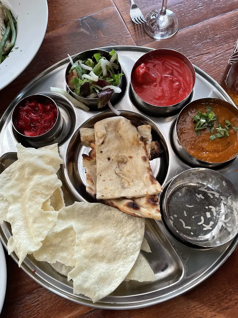 ian dalton_Hartys at the Fourways_Airdrie_reseña