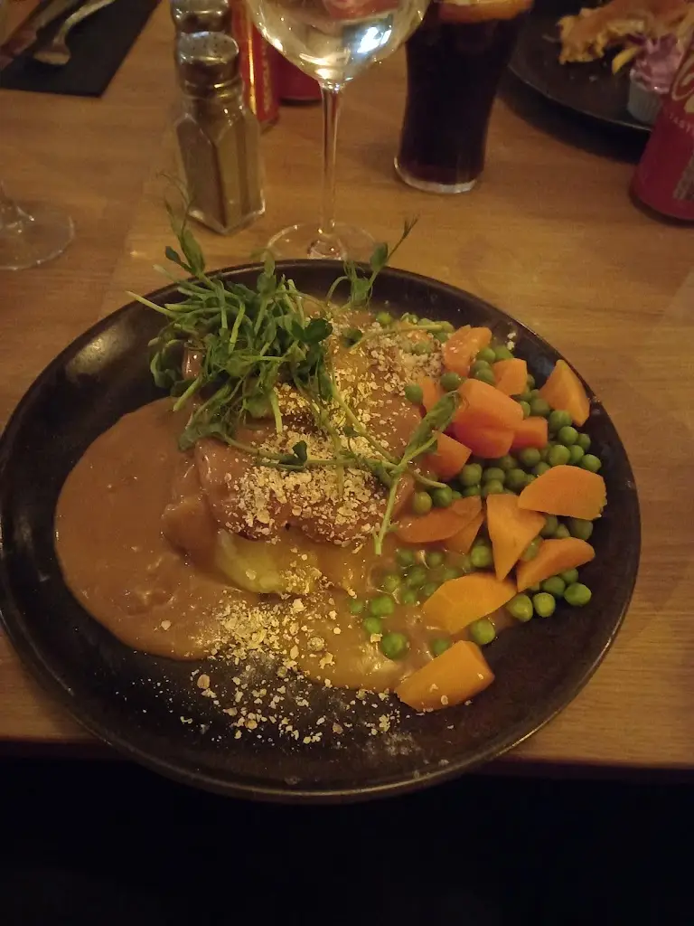 The Tipsy Cow_Airdrie_slider_image_3