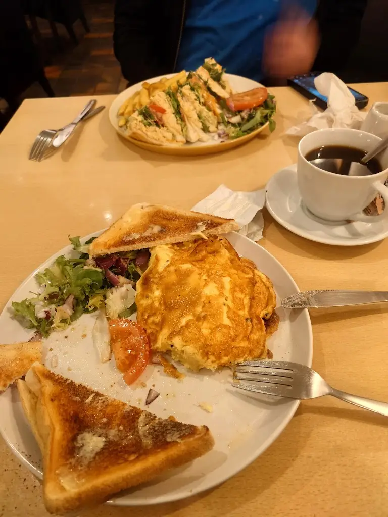 Przemysław Kropiwnicki_The Cosy Cafe_Airdrie_recensione