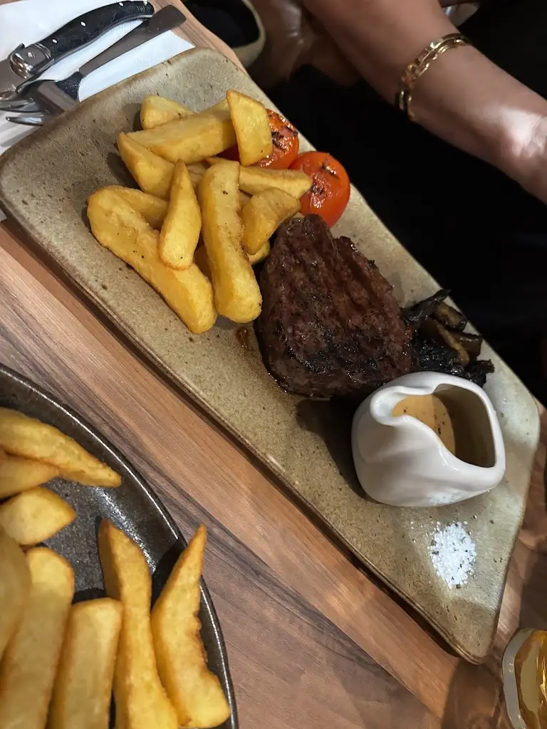 Menu_Alba Bar & Grill_Airdrie_image_3