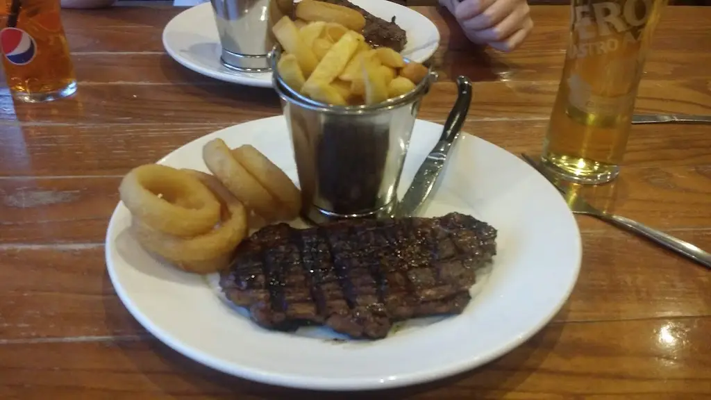 Menu_The Tudor Hotel_Airdrie_image_7