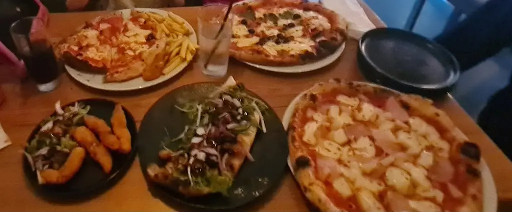 Hazel G_Puro Pizzeria_Airdrie_recensione