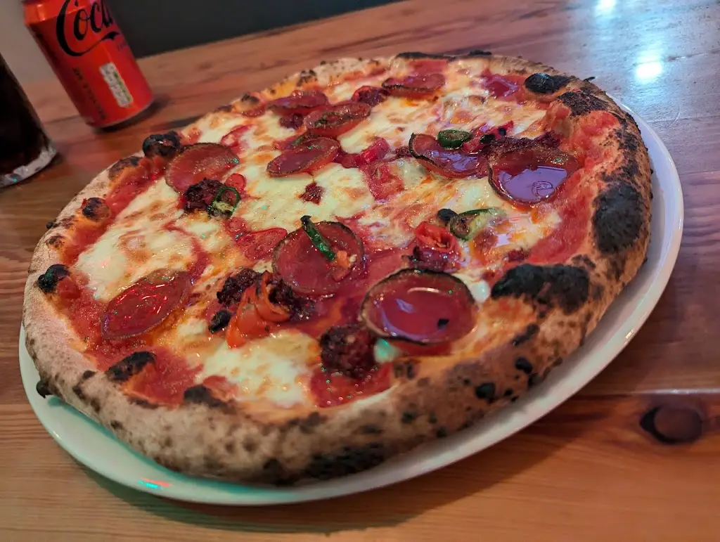 Neil Bethune_Puro Pizzeria_Airdrie_recensione