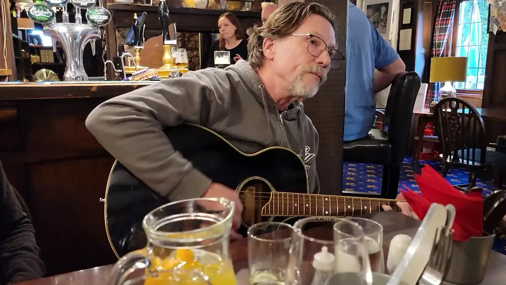 Balgedie Toll Tavern_Ballingry_slider_image_1