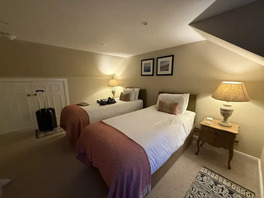 Liz Bergt_Brambles of Inveraray_Argyll and Bute_recensione