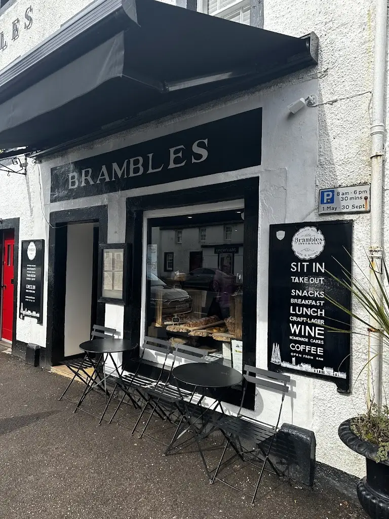 I. Morgan_Brambles of Inveraray_Argyll and Bute_recensione