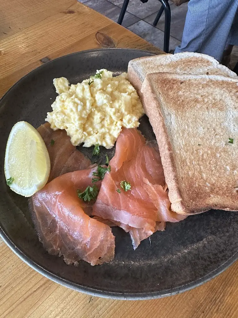 Lissy Myr_Cafe Ca'Dora_Argyll and Bute_review