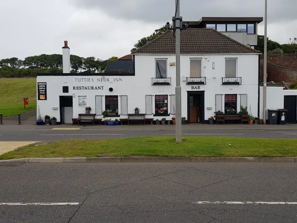 David Graham_Tutties Neuk Inn_Arbroath_review