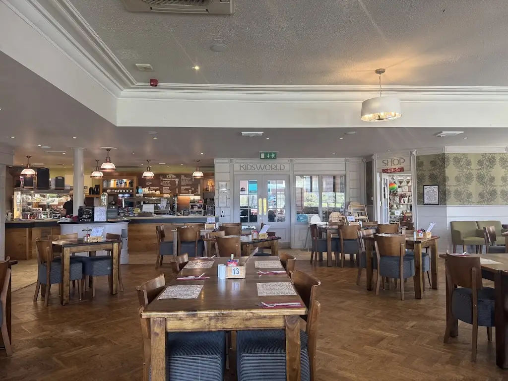 Clayton Restaurant & Bar restaurant in Balmullo