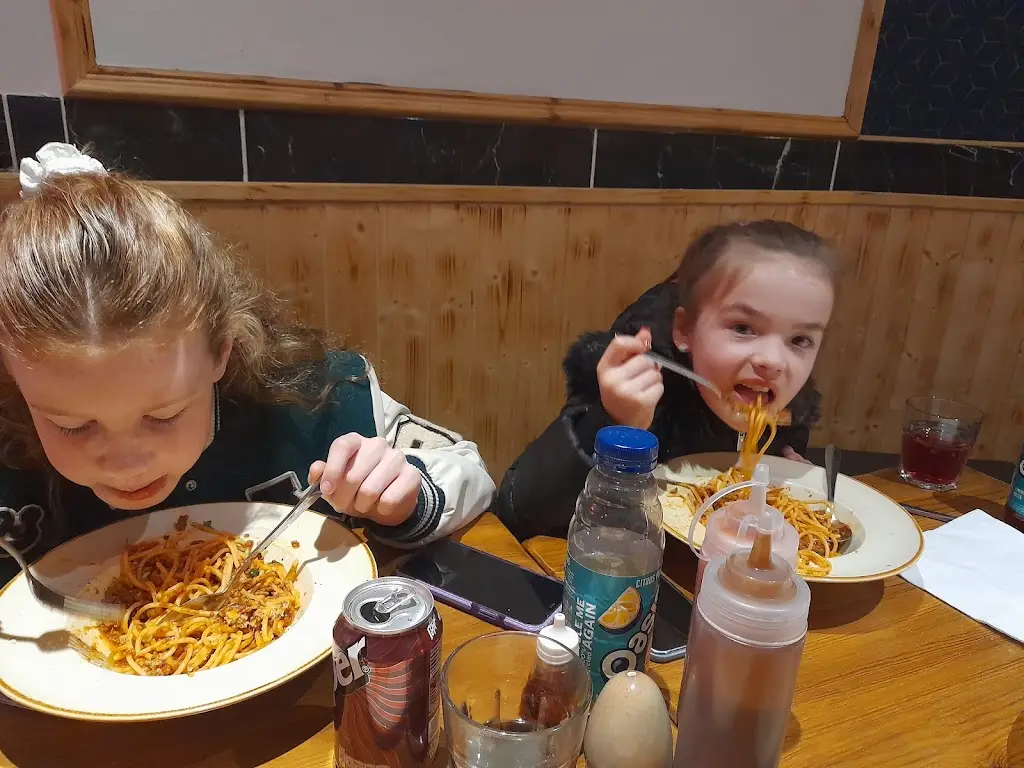 andrew hamilton_Mamma Mia Italian Restaurant Larkhall_Ashgill_review