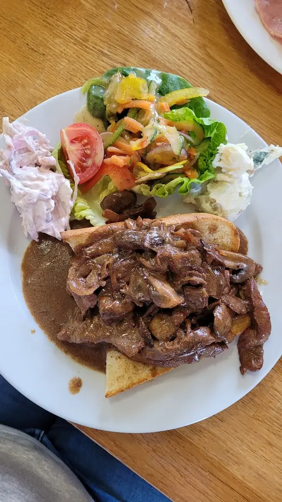 Dee Dee Tweedle_The Oven at Overton Farm_Ashgill_review