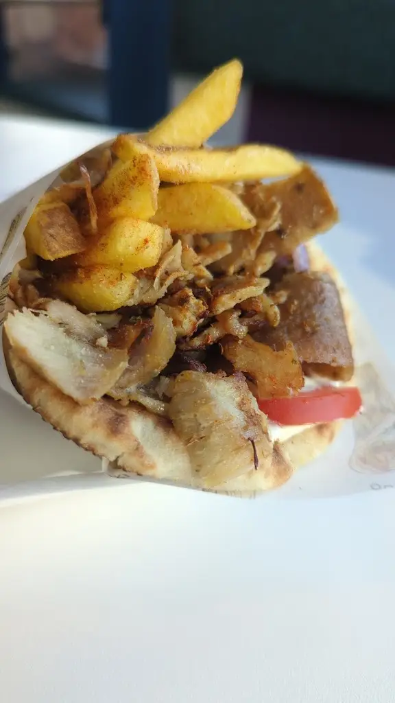 Paddy Slattery_Gyros Larkhall_Ashgill_review