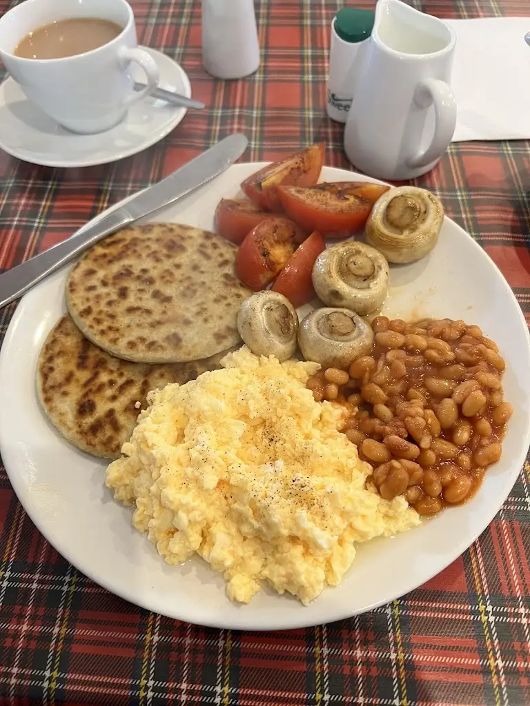 Marc Patrick Conaghan_The Bakers & More_Balfron_review