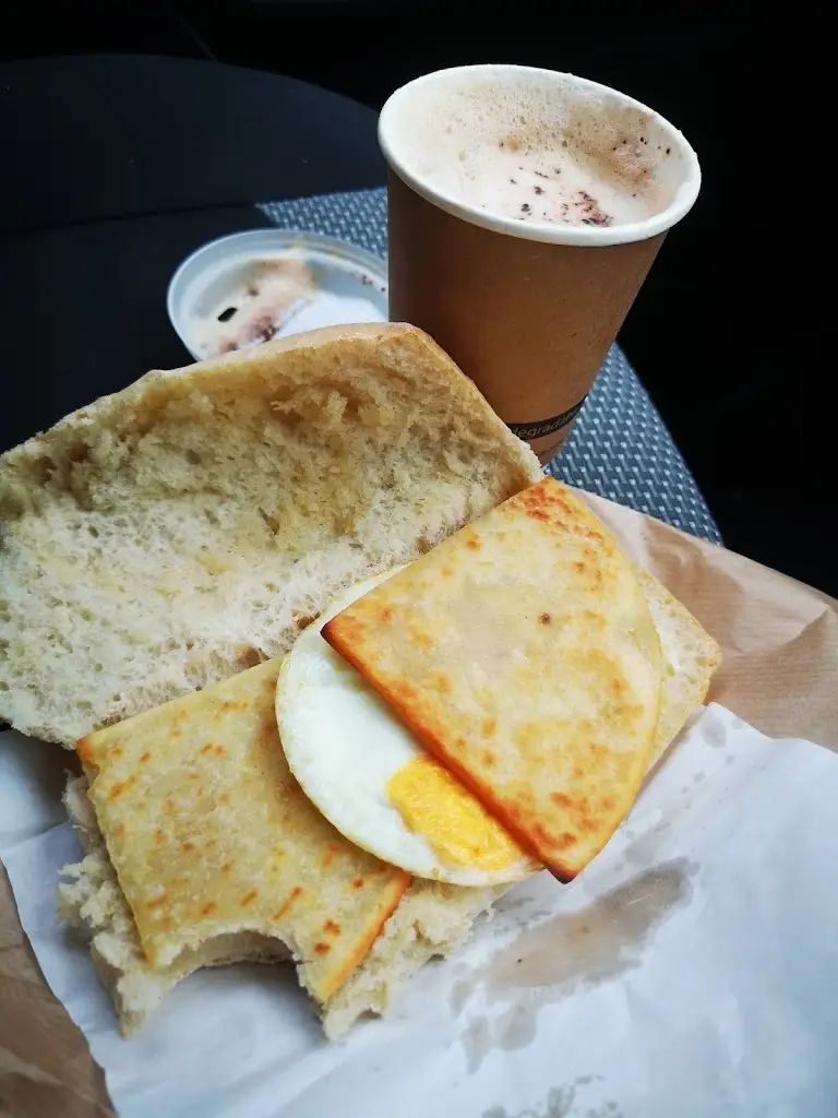 Alison Harkins_Doyles Cafe_Balfron_review