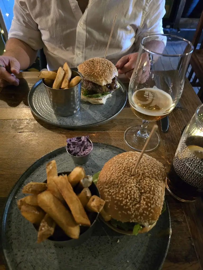 Lulu S_The Old Mill_Balfron_review