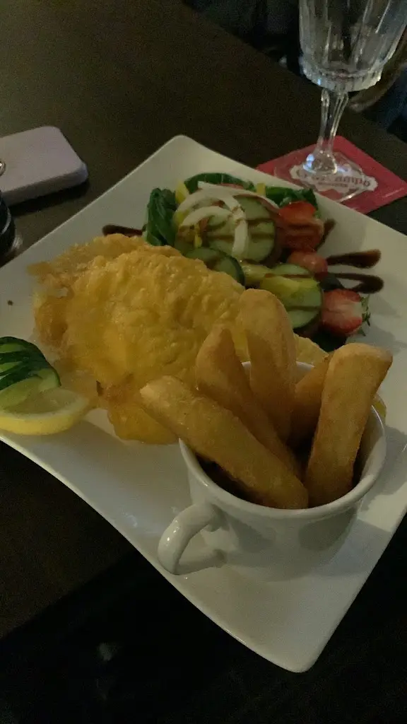 Harry McGinley_The Pirn Inn Bar (not Chinese)_Balfron_review