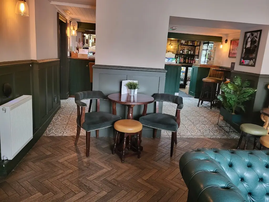 Bombay Club_Auchterarder_slider_image_1